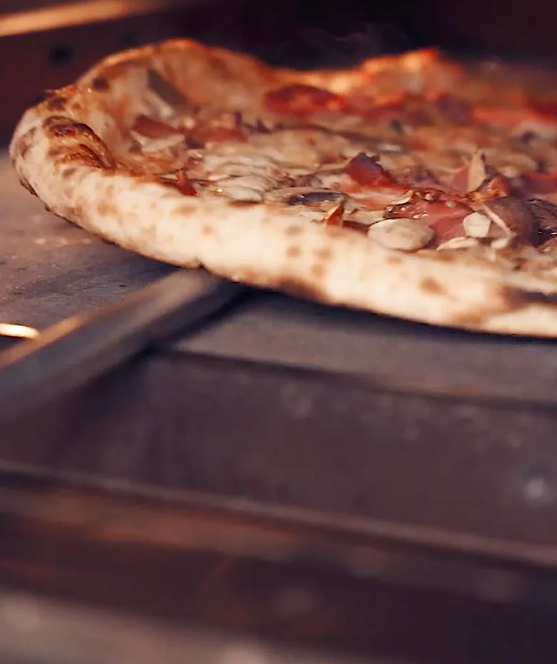 naïv Frankfurt: Pizza Werbespot